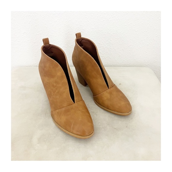 Weeboo l Brown Ramona Faux Leather Booties - Picture 3 of 10